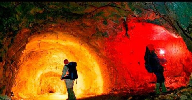 Добыча урановой руды в шахте