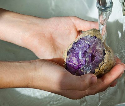 Очистка камней водой