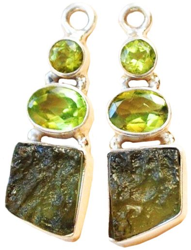 Серьги из влтавина